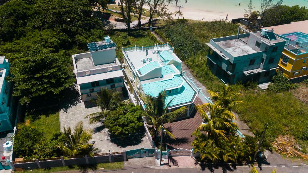 Villa Bella Charming Beachfront Guesthouse Blue Bay Extérieur photo