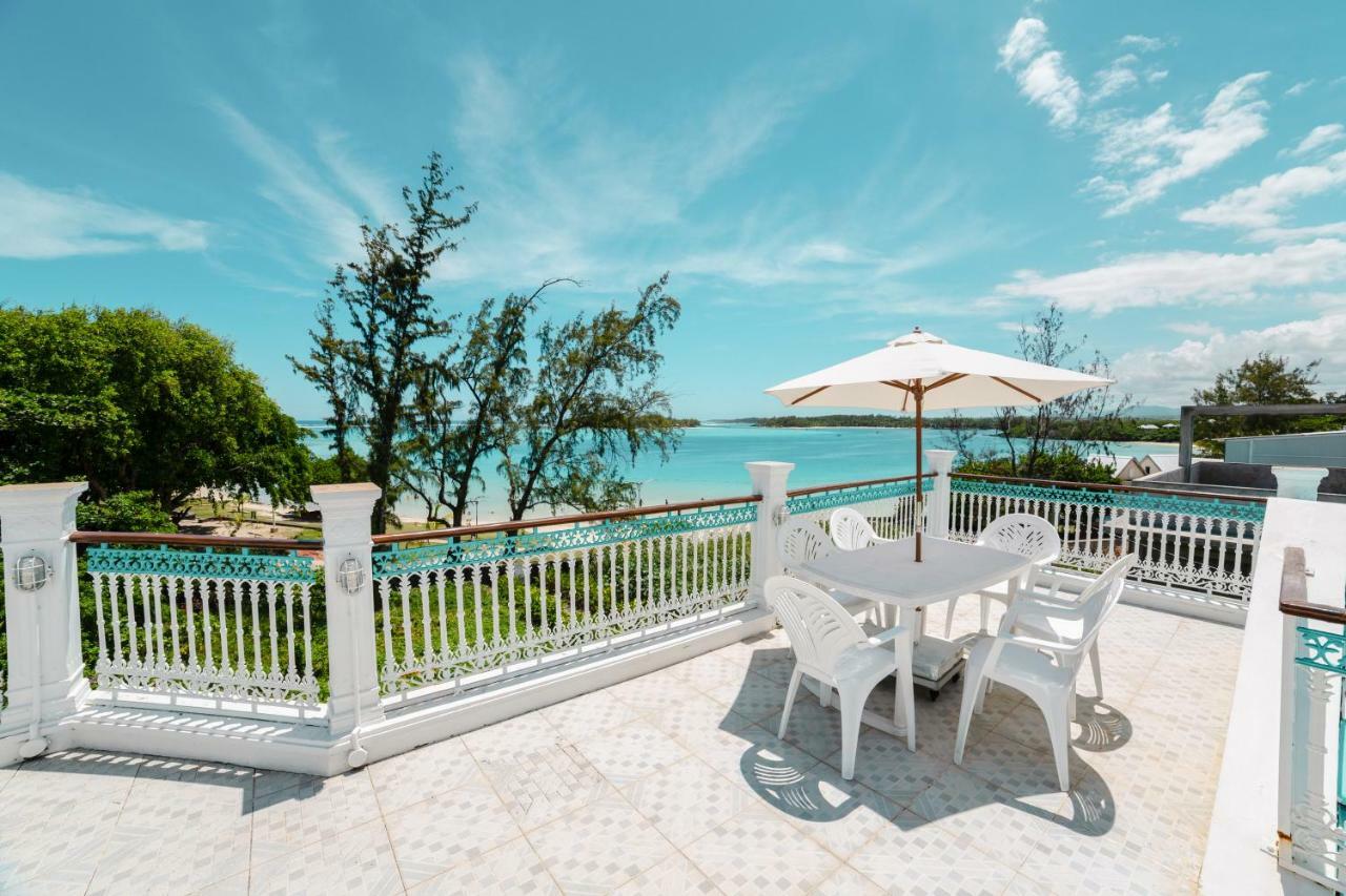 Villa Bella Charming Beachfront Guesthouse Blue Bay Extérieur photo