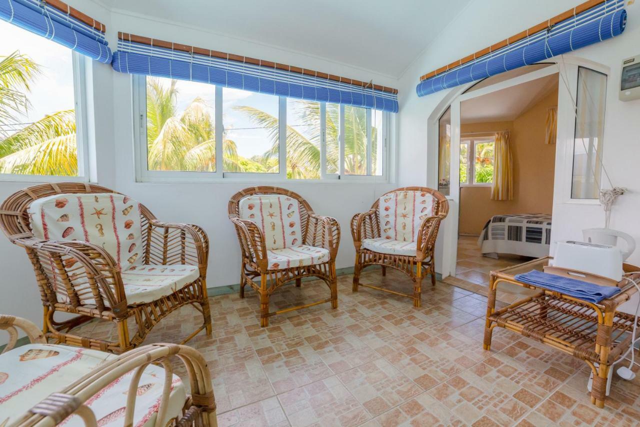 Villa Bella Charming Beachfront Guesthouse Blue Bay Extérieur photo